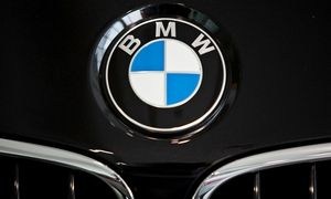 
	
                    
	【電纜網(wǎng)訊】繼寶馬在歐洲和韓國(guó)發(fā)布48萬(wàn)輛汽車召回計(jì)劃，據(jù)外媒報(bào)道，23日寶馬宣布將增加召回100萬(wàn)輛汽車。據(jù)悉，在歐洲和韓國(guó)今年共發(fā)生約30起寶馬汽車著火事故