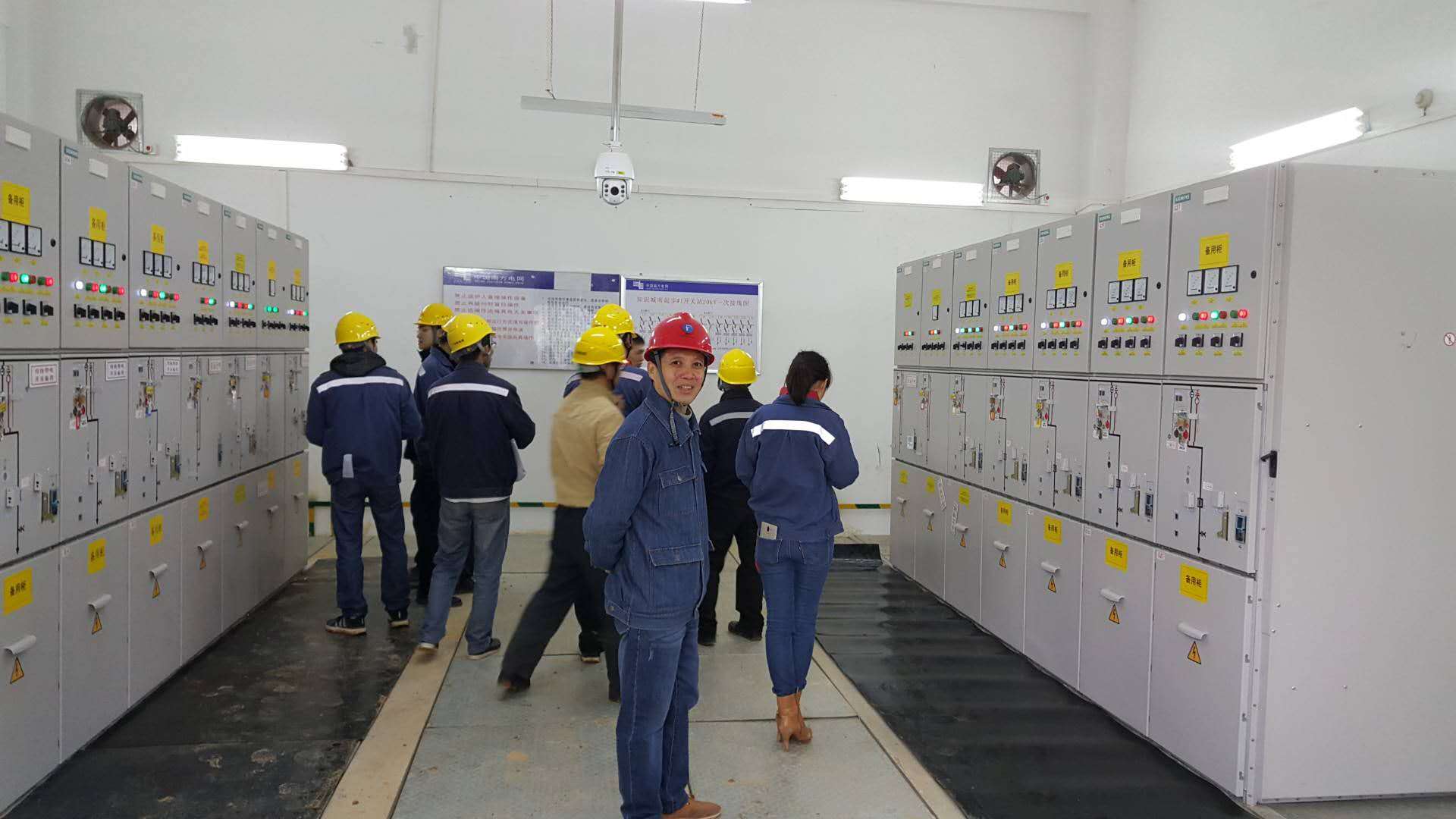 新年新喜悅，由廣東和發(fā)輸變電安裝有限公司施工的廣州知識(shí)城南起步區(qū)1#開關(guān)站及進(jìn)線建設(shè)工程于1月30日成功送電，意味著中新廣州知識(shí)城打造國際科技創(chuàng)新樞紐核心區(qū)的目標(biāo)又前進(jìn)了一大步，對(duì)廣州開發(fā)區(qū)的規(guī)劃發(fā)展具有重要的推動(dòng)意義。